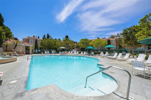 10 Palmieri Aisle, Irvine CA: https://media.crmls.org/medias/cce37a81-9807-464e-b63b-abfbeee58390.jpg