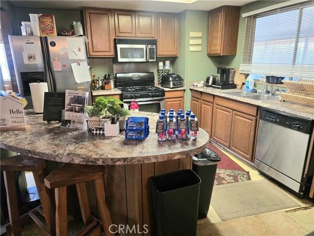 2230 Lake Park Drive, San Jacinto CA: https://media.crmls.org/medias/cce3e4c0-b156-4dd8-a3a4-6d9d3596a7ca.jpg