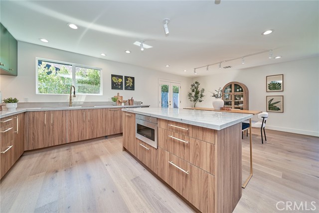 Detail Gallery Image 16 of 74 For 9604 Swinton, North Hills,  CA 91343 - 4 Beds | 3 Baths