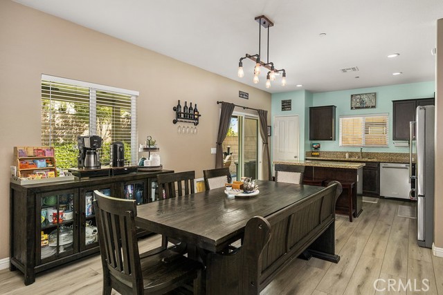 Detail Gallery Image 7 of 43 For 2491 E Norwich, Ontario,  CA 91761 - 4 Beds | 3 Baths