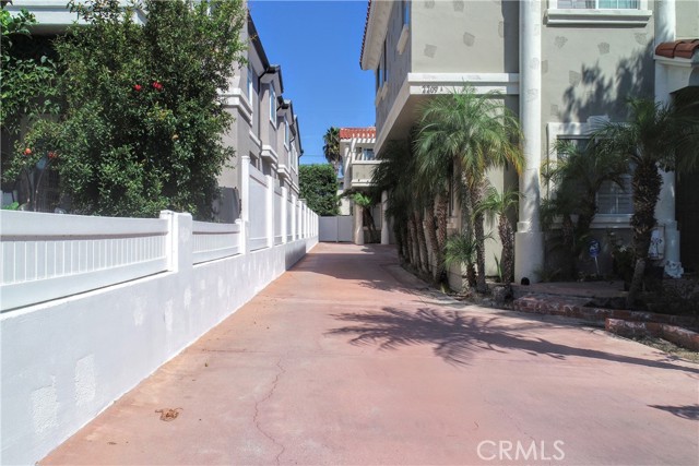 2209 Robinson Street, Redondo Beach, California 90278, 4 Bedrooms Bedrooms, ,2 BathroomsBathrooms,Residential,Sold,Robinson,WS22200228