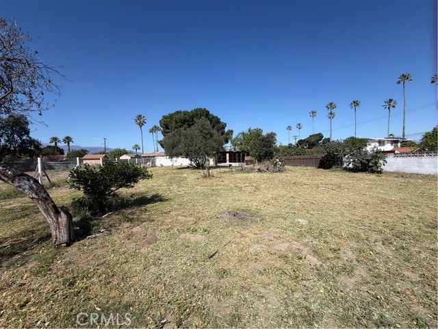 17468 Grevillea Street, Fontana CA: https://media.crmls.org/medias/cce49bcd-ced2-4103-aded-546c21c68380.jpg