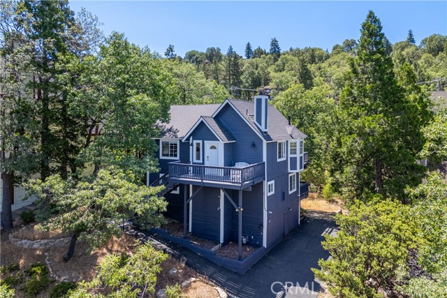 28833 Manitoba Drive, Lake Arrowhead CA: https://media.crmls.org/medias/cce4b519-a778-4509-95c2-841497c2b69d.jpg