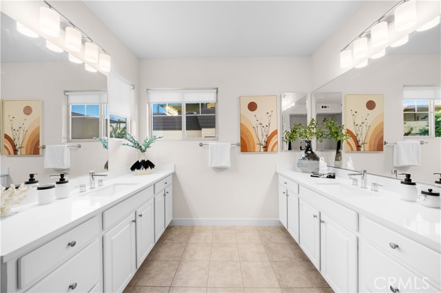 Detail Gallery Image 33 of 70 For 126 Interval, Irvine,  CA 92618 - 5 Beds | 4 Baths