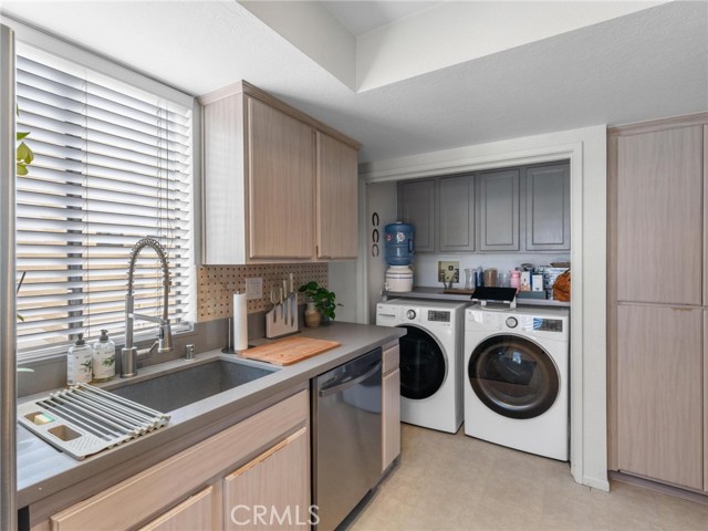 2518 Ruhland Avenue, Redondo Beach, California 90278, 2 Bedroom Bedrooms, 0 ,2 BathroomBathrooms,Residential,For Sale,Ruhland,0,SB26197092