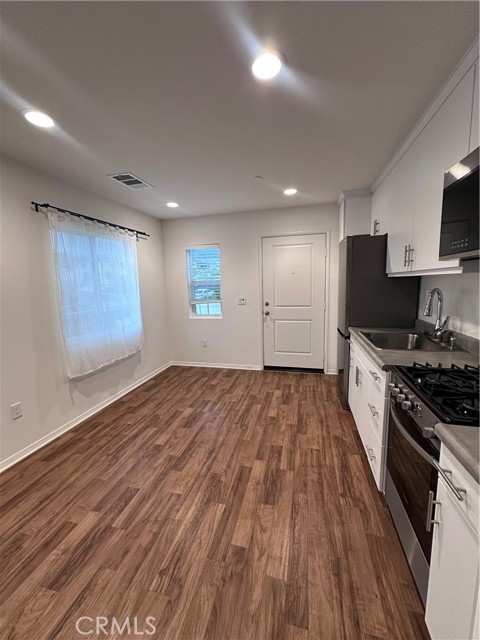 6899 N Curtis Lane, San Bernardino CA: https://media.crmls.org/medias/cce58603-a2b3-4d87-bde8-63f0ab9c4452.jpg