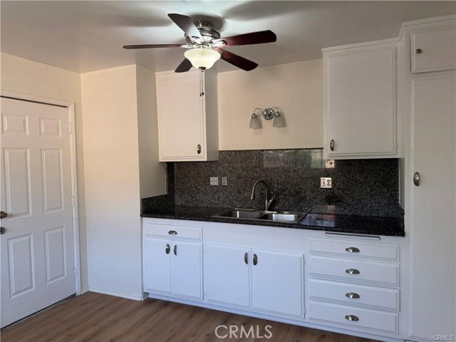 Detail Gallery Image 2 of 15 For 935 937 W 17th, San Pedro,  CA 90731 - 4 Beds | 2 Baths