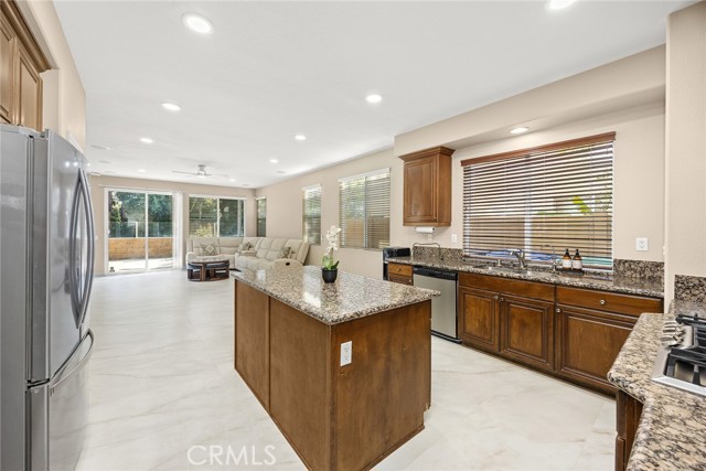 Detail Gallery Image 12 of 38 For 8180 E Brookdale Ln, Anaheim Hills,  CA 92807 - 6 Beds | 4 Baths