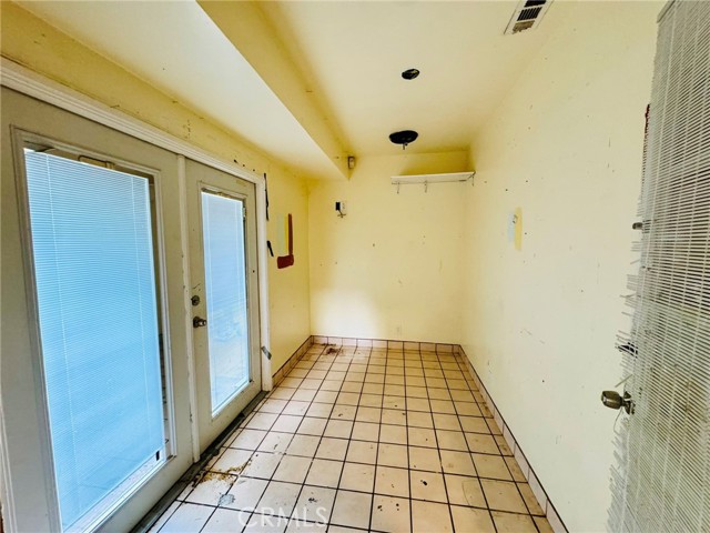 Detail Gallery Image 9 of 18 For 6005 S La Brea Ave, Los Angeles,  CA 90056 - 2 Beds | 2 Baths