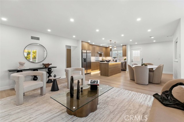 Detail Gallery Image 18 of 72 For 8633 Le Berthon St, Sunland,  CA 91040 - 5 Beds | 3 Baths