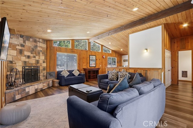 Detail Gallery Image 8 of 43 For 788 Silver Tip, Big Bear Lake,  CA 92315 - 3 Beds | 3 Baths