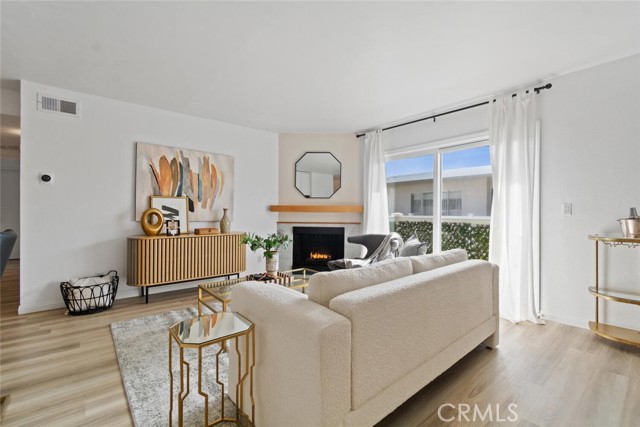 Detail Gallery Image 2 of 18 For 2411 Prospect #214,  Hermosa Beach,  CA 90254 - 2 Beds | 2 Baths