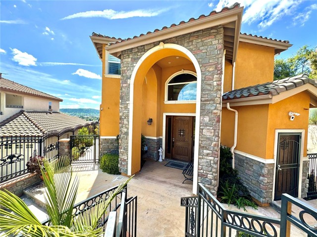 1701 Crest View, Pomona CA: https://media.crmls.org/medias/cce8637b-05c1-4bd1-bfc4-6565c0a56c82.jpg