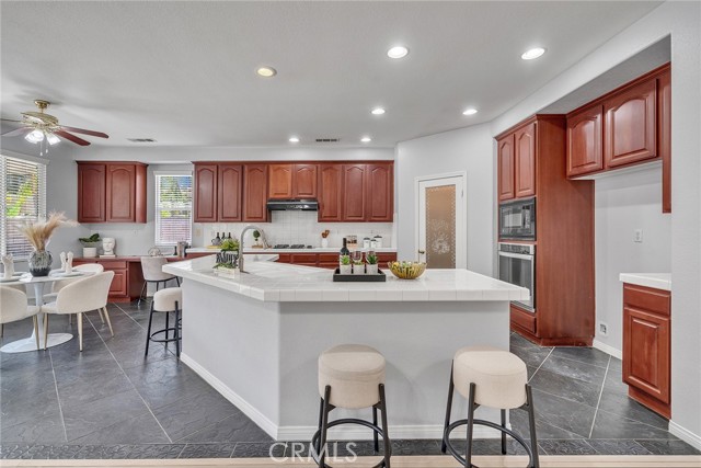 Detail Gallery Image 14 of 46 For 5722 Canoe Dr, Corona,  CA 92880 - 4 Beds | 3 Baths