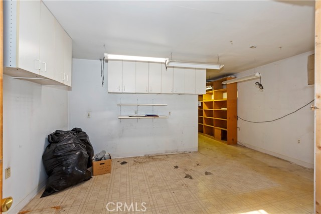 9850 Lombardy, Bloomington CA: https://media.crmls.org/medias/cce9e481-c138-44cf-8dad-5449ac8f00a6.jpg