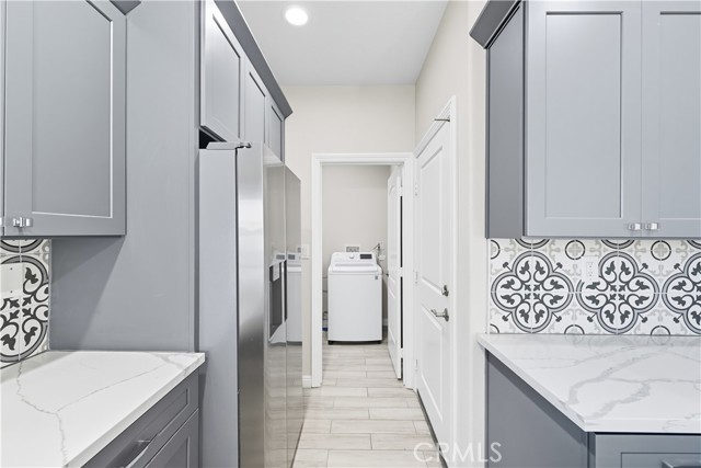 Detail Gallery Image 7 of 34 For 1450 W 11th St, Pomona,  CA 91766 - 4 Beds | 2/1 Baths