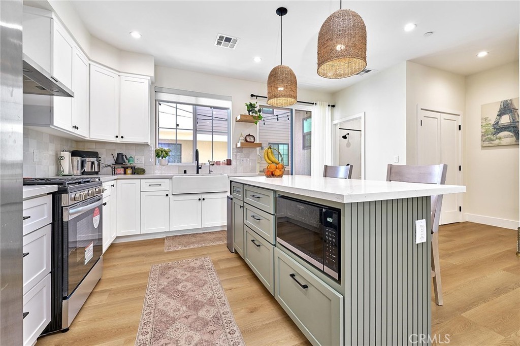 1509 W 207th Street