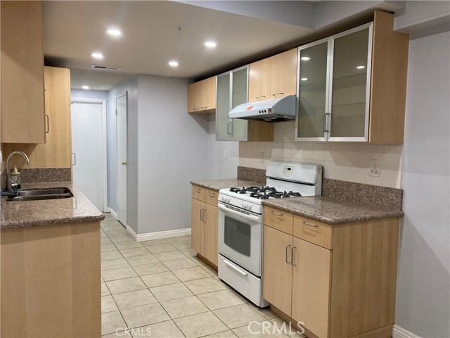 Detail Gallery Image 14 of 19 For 12122 Ferris Rd #1,  El Monte,  CA 91732 - 3 Beds | 2/1 Baths