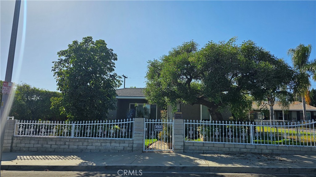 1075 N Huntington Street