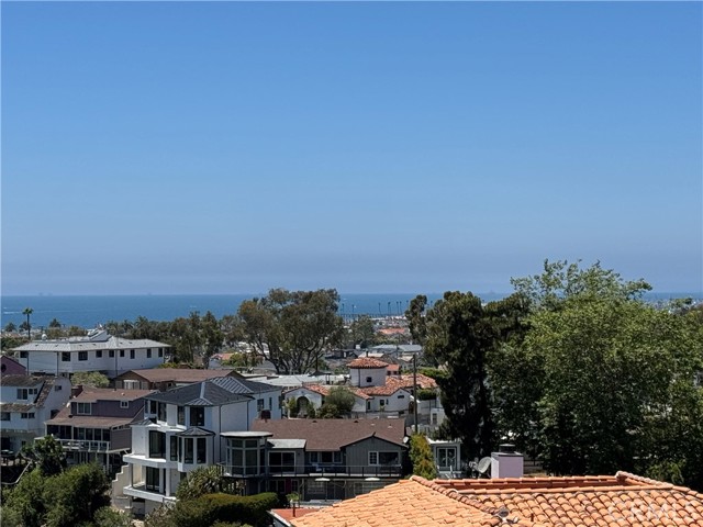 424 Mendoza, Corona del Mar CA: https://media.crmls.org/medias/cced57bf-d897-4126-a3d9-16e25920af87.jpg