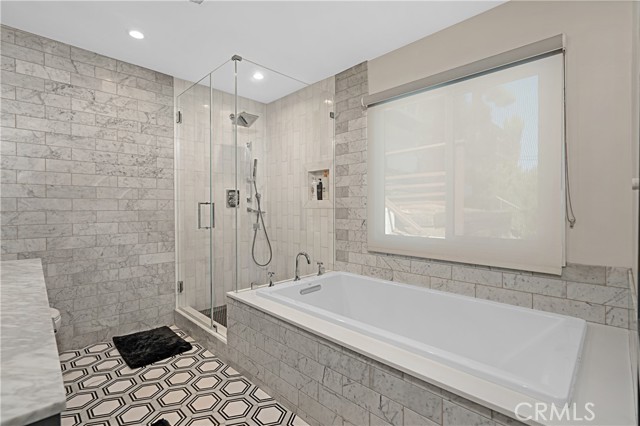 Detail Gallery Image 19 of 37 For 21047 Dumetz Rd, Woodland Hills,  CA 91364 - 4 Beds | 5 Baths