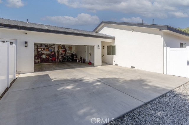 25101 Vermont Drive, Newhall CA: https://media.crmls.org/medias/ccee38c3-c0f0-45af-8304-385dcc2b861f.jpg