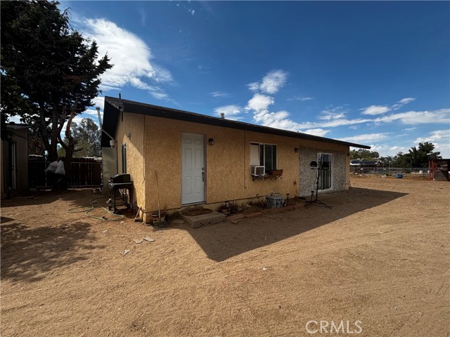 14980 Elm Street, Hesperia CA: https://media.crmls.org/medias/ccef8246-5cdc-43b4-bca0-369e0d353e6e.jpg