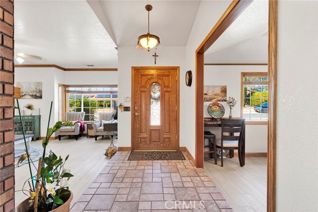 Detail Gallery Image 5 of 56 For 19985 Red Feather, Apple Valley,  CA 92307 - 3 Beds | 2/1 Baths