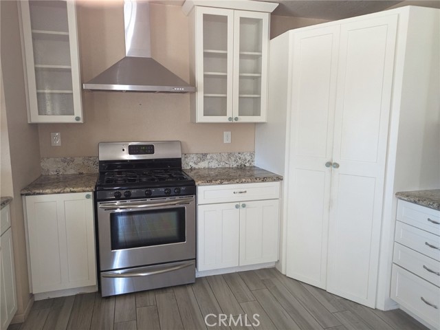 21325 Tono Road, Apple Valley CA: https://media.crmls.org/medias/cceffef7-29c9-4187-aa52-089fdb0a0c16.jpg