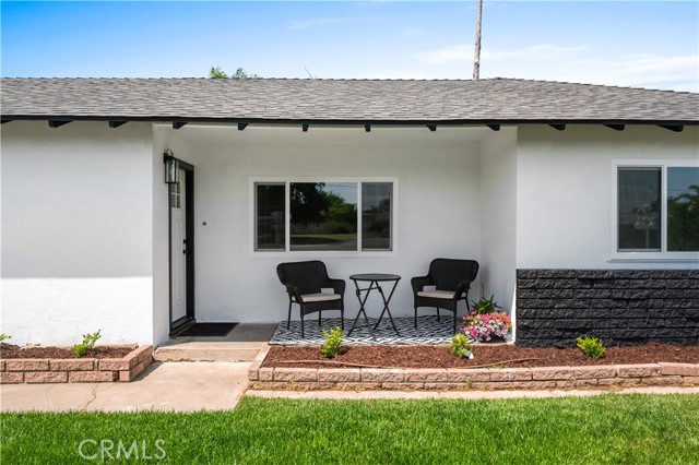 424 E Victoria Street, Rialto CA: https://media.crmls.org/medias/ccf02ce3-4b4e-481d-a338-75f78676f060.jpg