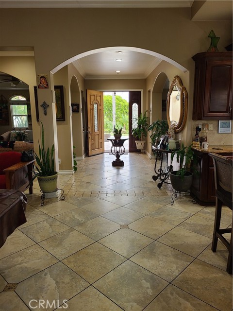 Detail Gallery Image 4 of 15 For 6116 Chadbourne Ave, Riverside,  CA 92505 - 4 Beds | 4 Baths