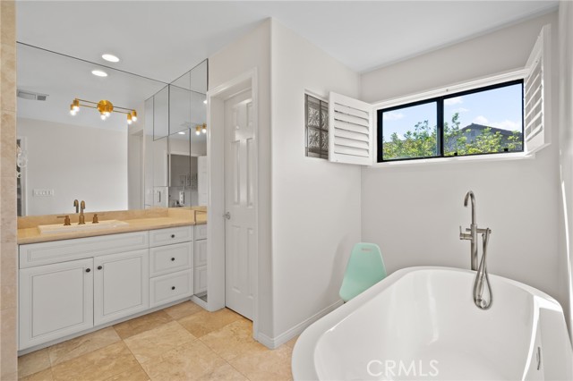 Detail Gallery Image 37 of 50 For 23 Santa Rosa Ct, Manhattan Beach,  CA 90266 - 3 Beds | 2/1 Baths