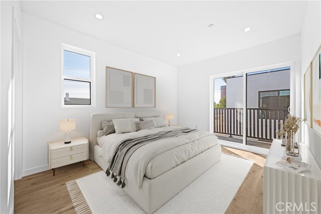 Detail Gallery Image 34 of 36 For 1342 Kingsley #1,  Los Angeles,  CA 90027 - 4 Beds | 4/1 Baths