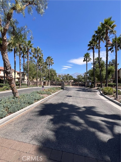 Detail Gallery Image 7 of 11 For 3022 E via Corvina, Ontario,  CA 91764 - 3 Beds | 2/1 Baths