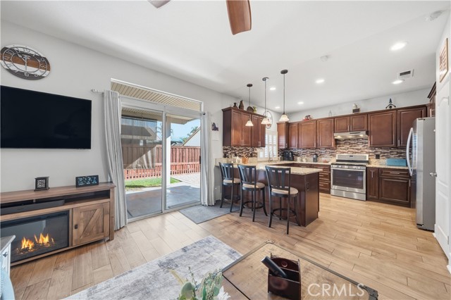 Detail Gallery Image 16 of 43 For 2065 Bergerac, San Jacinto,  CA 92583 - 4 Beds | 2 Baths