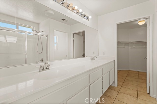 15240 Sapphire Court, Victorville CA: https://media.crmls.org/medias/ccf2855a-7178-459c-9028-bbab340a112e.jpg