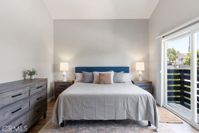 Detail Gallery Image 25 of 34 For 1925 Meadow Brook Ct, Thousand Oaks,  CA 91362 - 4 Beds | 2/1 Baths
