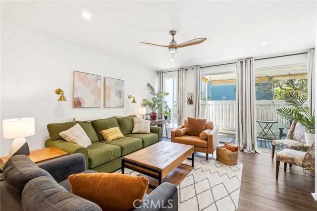 Detail Gallery Image 12 of 54 For 17711 Margate St #103,  Encino,  CA 91316 - 2 Beds | 1/1 Baths