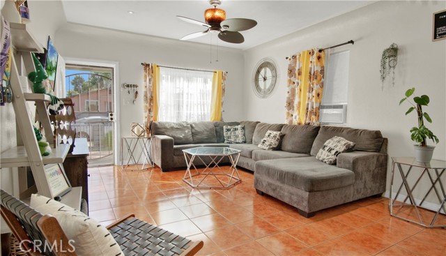 Detail Gallery Image 4 of 34 For 475 E Hullett, Long Beach,  CA 90805 - 2 Beds | 1 Baths