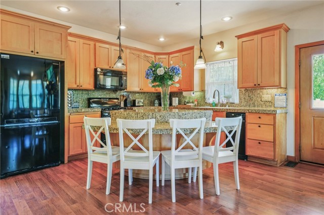 29450 Piney Lane, Cedar Glen CA: https://media.crmls.org/medias/ccf3d9da-b0cc-43a2-a8eb-a998ef1180de.jpg