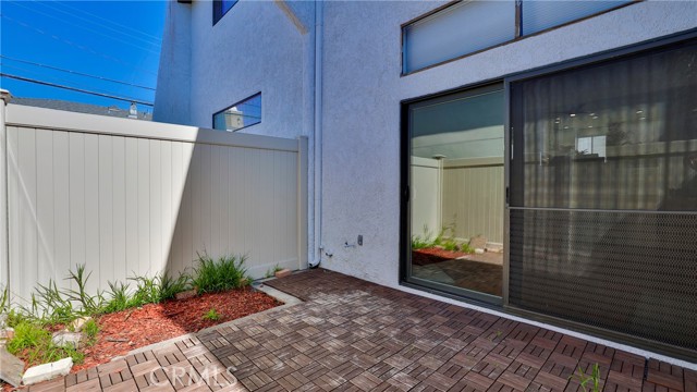2607 Nelson Ave, Redondo Beach, California 90278, 2 Bedrooms Bedrooms, ,1 BathroomBathrooms,Residential,Sold,Nelson Ave,OC22046640