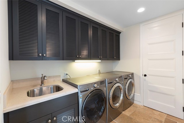 Detail Gallery Image 26 of 43 For 322 Emerald Bay, Laguna Beach,  CA 92651 - 6 Beds | 6/1 Baths