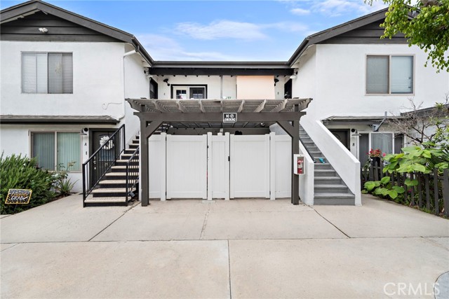 1010 1016 Valencia Street, Costa Mesa CA: https://media.crmls.org/medias/ccf590ef-90ee-4c60-a1d0-9acc34f9c2d6.jpg