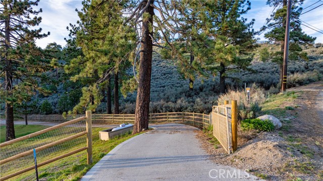 Detail Gallery Image 5 of 47 For 26820 Stirrup, Tehachapi,  CA 93561 - 3 Beds | 2 Baths