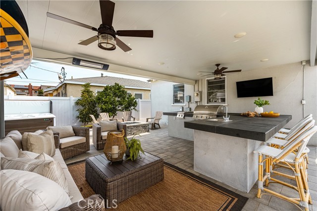 309 15th Street, Seal Beach CA: https://media.crmls.org/medias/ccf5b394-7d3b-4ecd-8ec5-cb92ea3d92f8.jpg