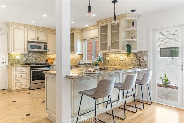 2204 Dufour Avenue, Redondo Beach, California 90278, 3 Bedrooms Bedrooms, ,2 BathroomsBathrooms,Residential,Sold,Dufour,SB22166014