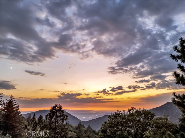 Detail Gallery Image 5 of 72 For 29901 Eagles Nest Dr., Idyllwild,  CA 92549 - 6 Beds | 5 Baths