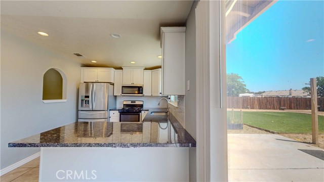 Detail Gallery Image 12 of 38 For 13937 Cuyamaca Rd, Apple Valley,  CA 92307 - 3 Beds | 2 Baths