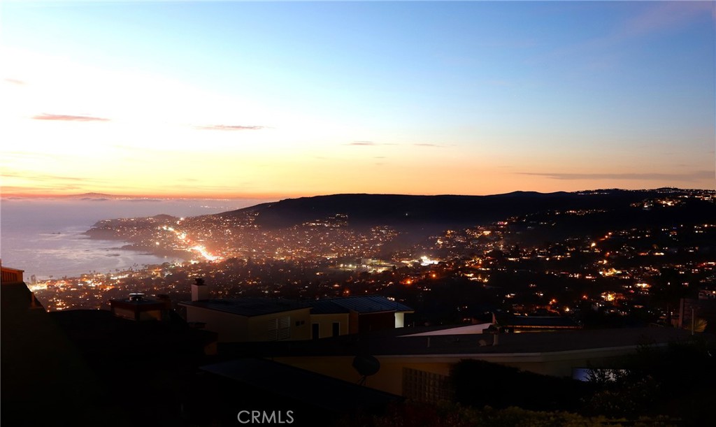 https://media.crmls.org/medias/ccf6fe62-987f-4f83-86f1-35a63e2fcb40.jpg?preset=X-Large