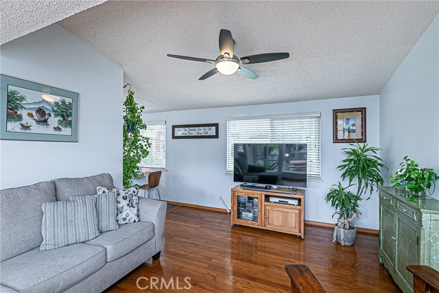 Detail Gallery Image 11 of 29 For 1010 via Esmeralda, Santa Maria,  CA 93455 - 3 Beds | 1/1 Baths